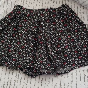 Xs Aeropostale fashon flowy short cherry print